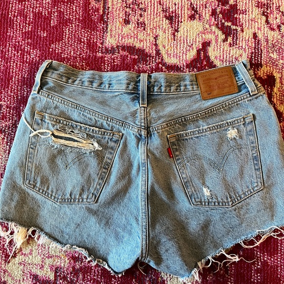 Levis denim shorts 501 - Picture 2 of 5